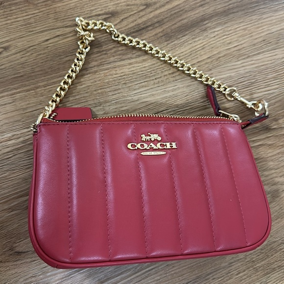 Red mini coach bag with gold hardware - Picture 2 of 3
